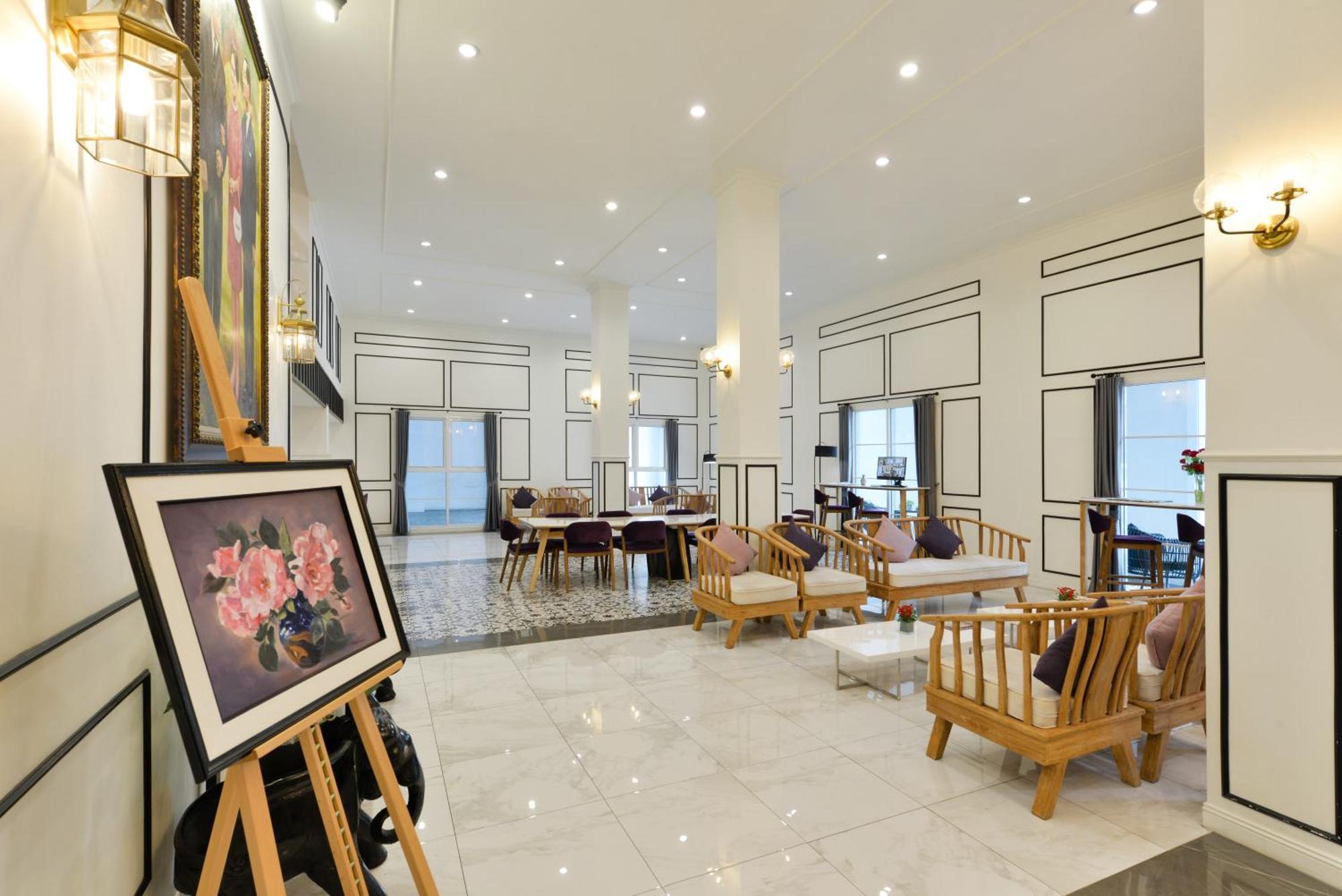 ヴィラ デ プラナコーン ルレ&シャトー バンコク都 エクステリア 写真 The lobby of the hotel